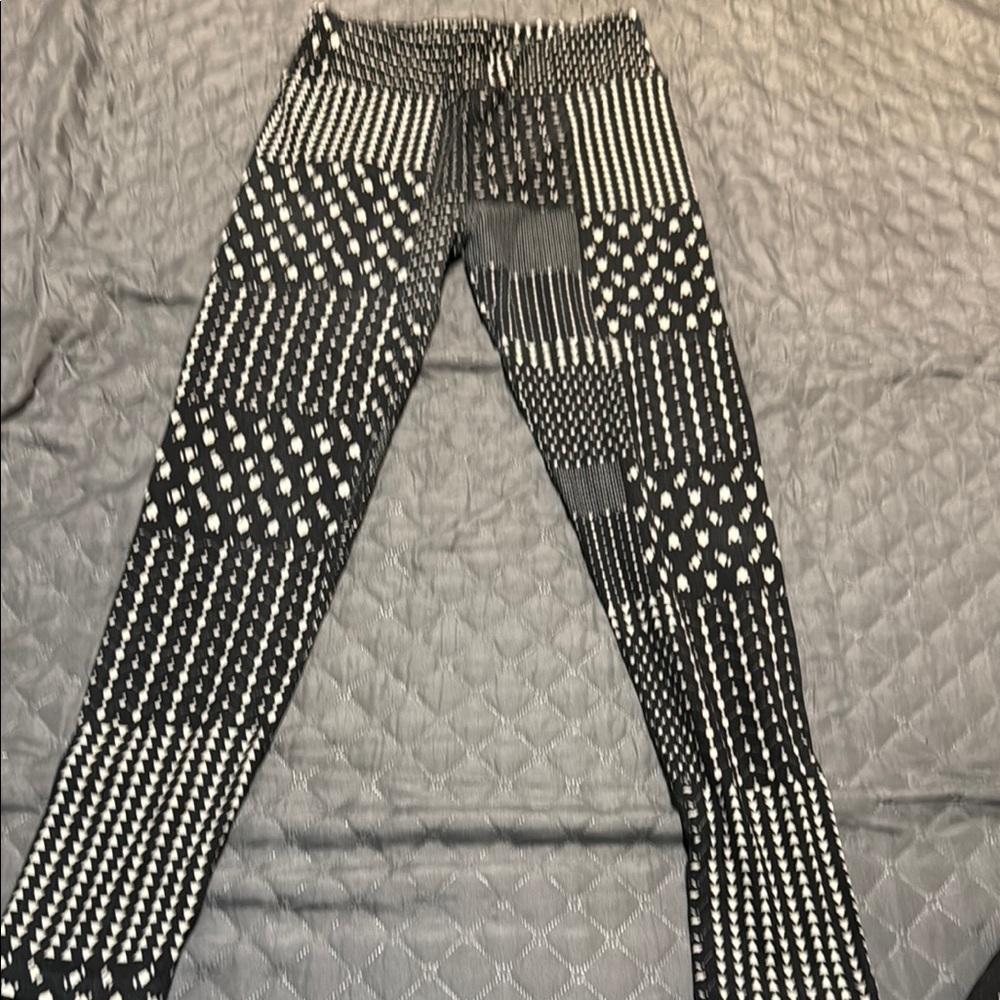 LuLaRoe Black and White Patterned Leggings